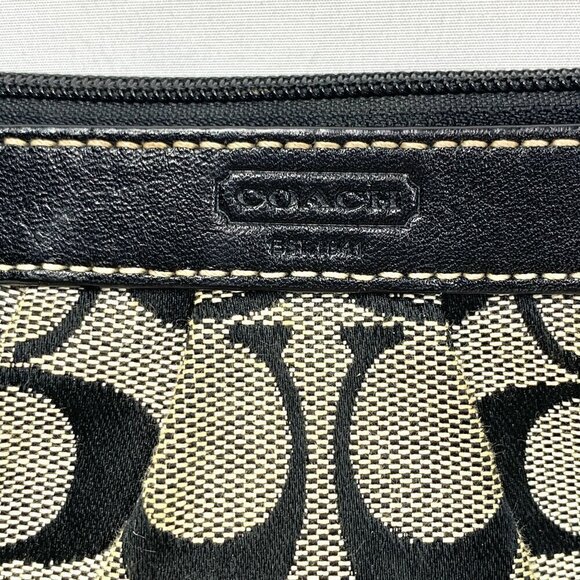COACH Signature Pleated Wristlet Black & Grey Canvas & Leather 7" x 5" - Picture 2 of 9